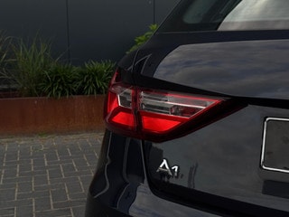 Thumbnail Mobil 8