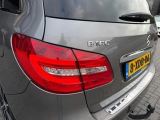 Thumbnail Mobil 8