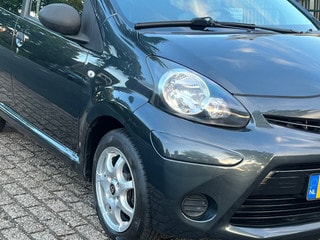 Thumbnail Mobil 6