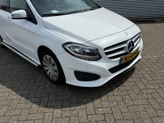 Thumbnail Mobil 8