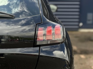 Thumbnail Mobil 8