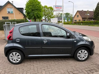 Thumbnail Mobil 4