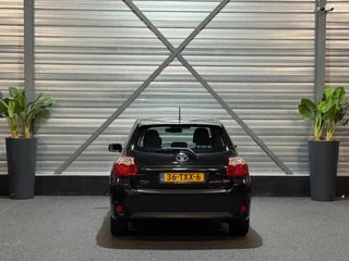 Thumbnail Mobil 6