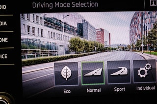 Thumbnail Mobil 6