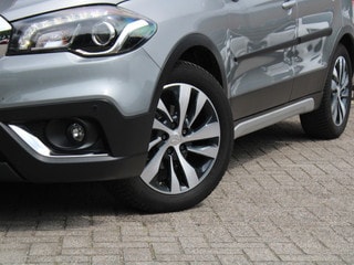 Thumbnail Mobil 4