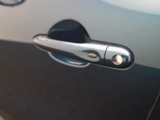 Thumbnail Mobil 8