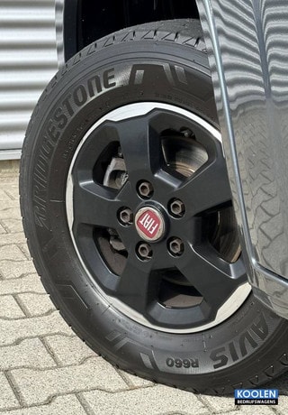 Thumbnail Mobil 8