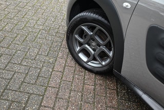Thumbnail Mobil 6