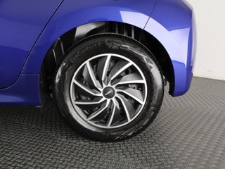 Thumbnail Mobil 6