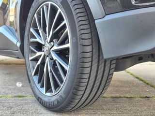 Thumbnail Mobil 10
