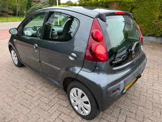 Thumbnail Mobil 6