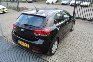 Thumbnail Mobil 6