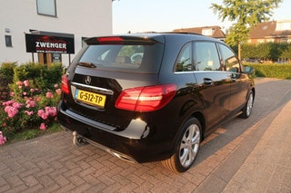 Thumbnail Mobil 6