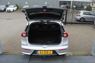 Thumbnail Mobil 6