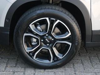 Thumbnail Mobil 6