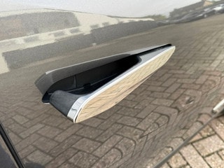 Thumbnail Mobil 9