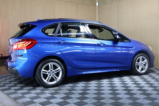 Thumbnail Mobil 8