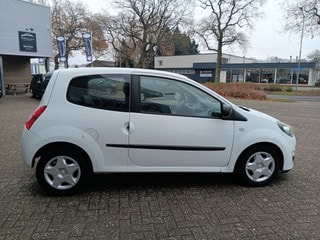 Thumbnail Mobil 6