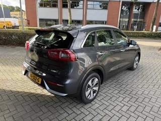 Thumbnail Mobil 6