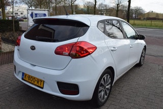 Thumbnail Mobil 4