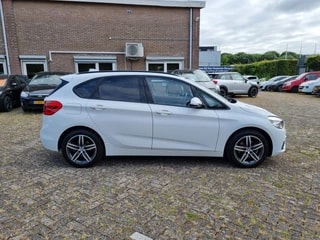 Thumbnail Mobil 6