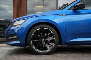 Thumbnail Mobil 8