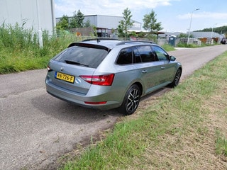 Thumbnail Mobil 4
