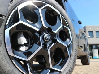 Thumbnail Mobil 4