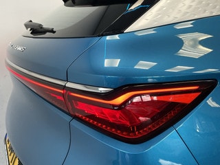 Thumbnail Mobil 6
