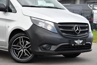 Thumbnail Mobil 8
