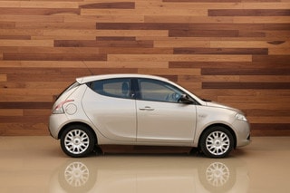 Thumbnail Mobil 6