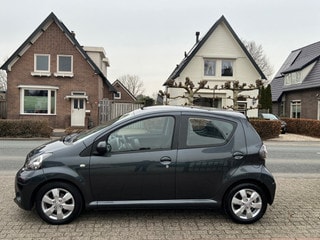 Thumbnail Mobil 4