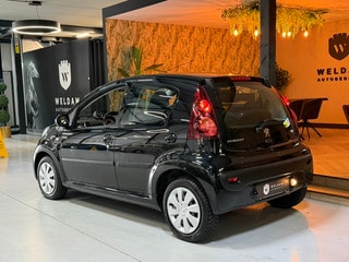 Thumbnail Mobil 8