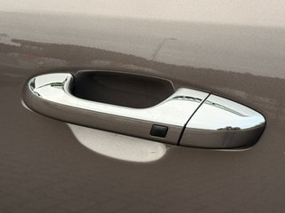 Thumbnail Mobil 8