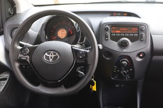 Thumbnail Mobil 6