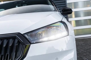 Thumbnail Mobil 8