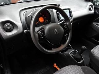 Thumbnail Mobil 4