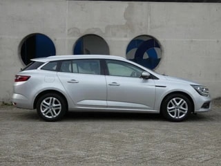 Thumbnail Mobil 7