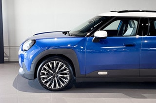 Thumbnail Mobil 4
