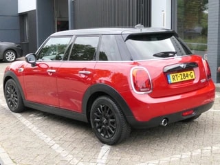 Thumbnail Mobil 6