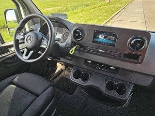 Thumbnail Mobil 8