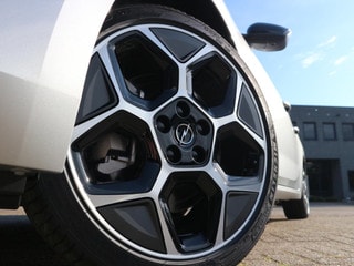 Thumbnail Mobil 4