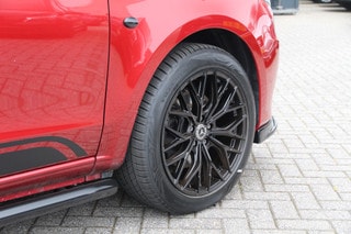 Thumbnail Mobil 6