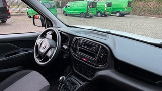 Thumbnail Mobil 8
